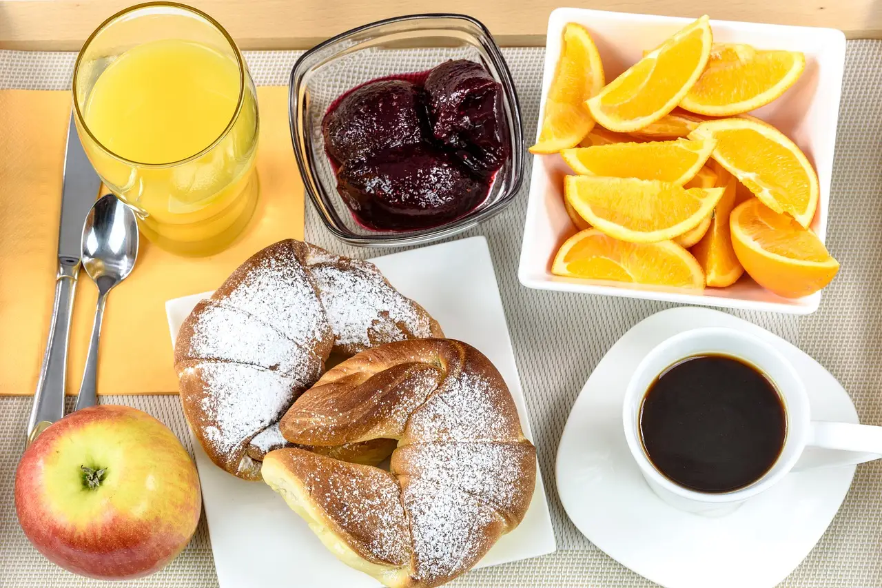 Colazione e salute: gli errori più comuni che fanno salire la glicemia Colazione e salute: gli errori più comuni che fanno salire la glicemia