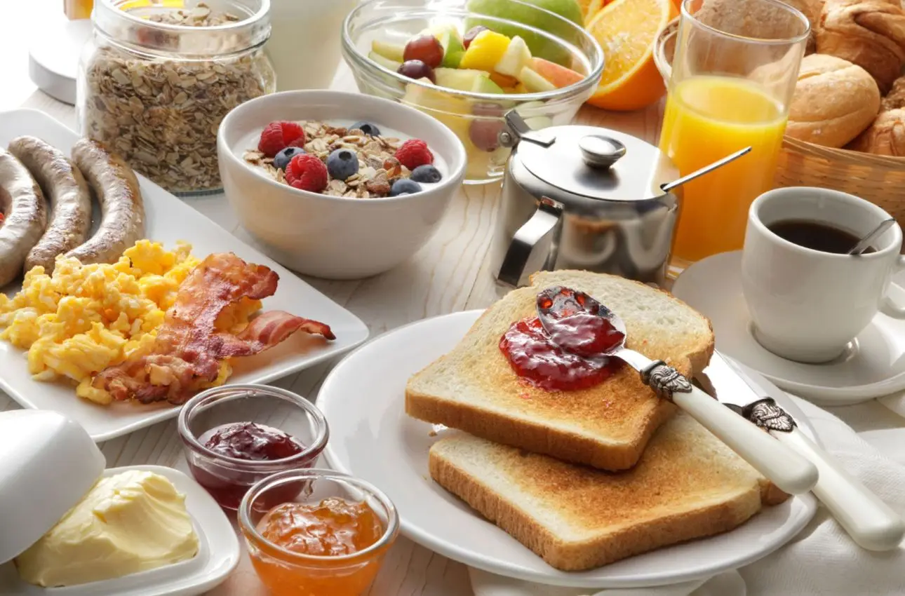 Colazione e salute: gli errori più comuni che fanno salire la glicemia Colazione e salute: gli errori più comuni che fanno salire la glicemia