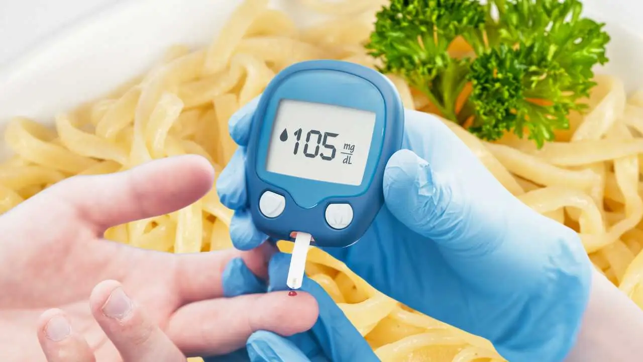 Come prevenire i picchi glicemici dopo i pasti: i consigli dei dietologi Come prevenire i picchi glicemici dopo i pasti: i consigli dei dietologi