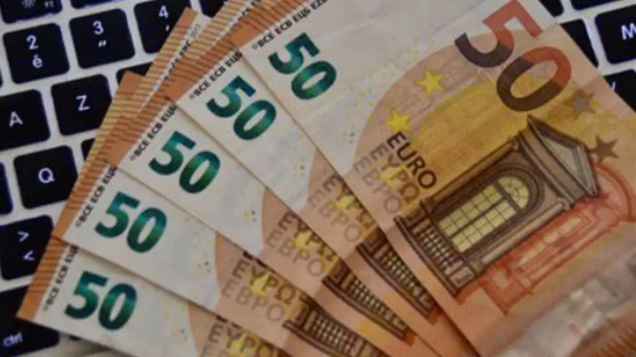 Banconote da 50 euro a rischio: l’allerta ufficiale della Banca Centrale e come difendersi Banconote da 50 euro a rischio: l’allerta ufficiale della Banca Centrale e come difendersi