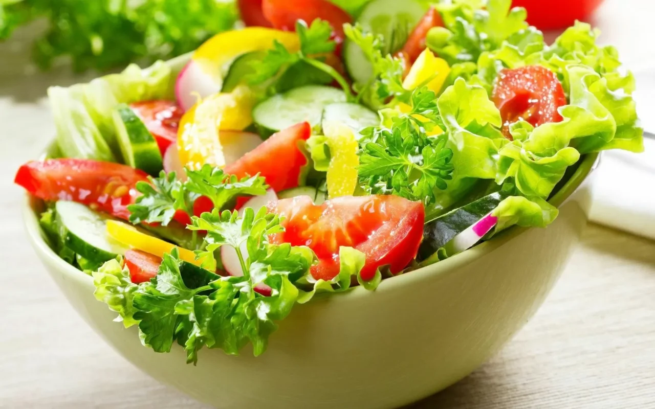 Il segreto per avere insalata fresca ogni settimana in estate: la rotazione varietale spiegata dagli agronomi Il segreto per avere insalata fresca ogni settimana in estate: la rotazione varietale spiegata dagli agronomi