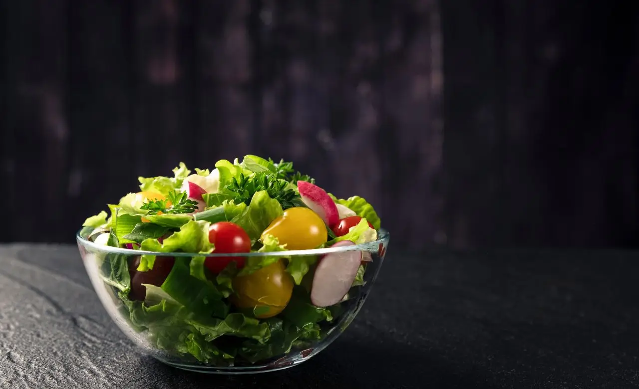 Il segreto per avere insalata fresca ogni settimana in estate: la rotazione varietale spiegata dagli agronomi Il segreto per avere insalata fresca ogni settimana in estate: la rotazione varietale spiegata dagli agronomi