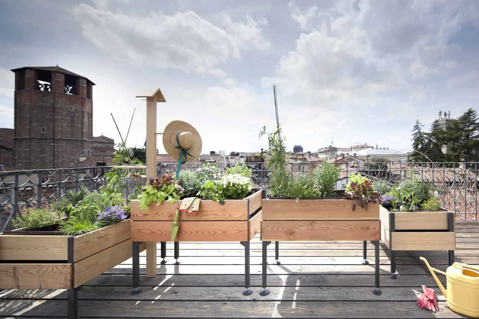 Come creare una zona relax in terrazzo con materiali riciclati: le idee green per l’estate 2025 secondo i paesaggisti Come creare una zona relax in terrazzo con materiali riciclati: le idee green per l’estate 2025 secondo i paesaggisti